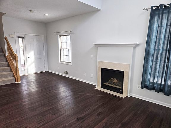 3rd image of 161 Stratford Ln #1