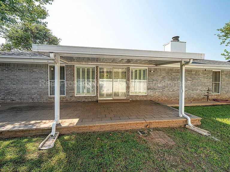 7016 Stonycreek Dr — Photo 3
