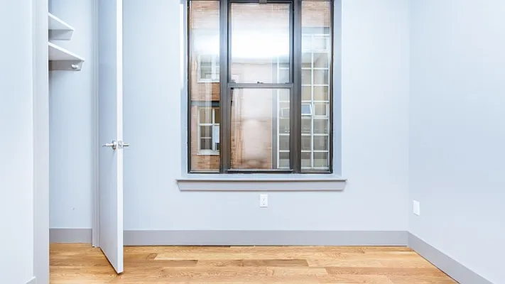Rented by EXR | media 9