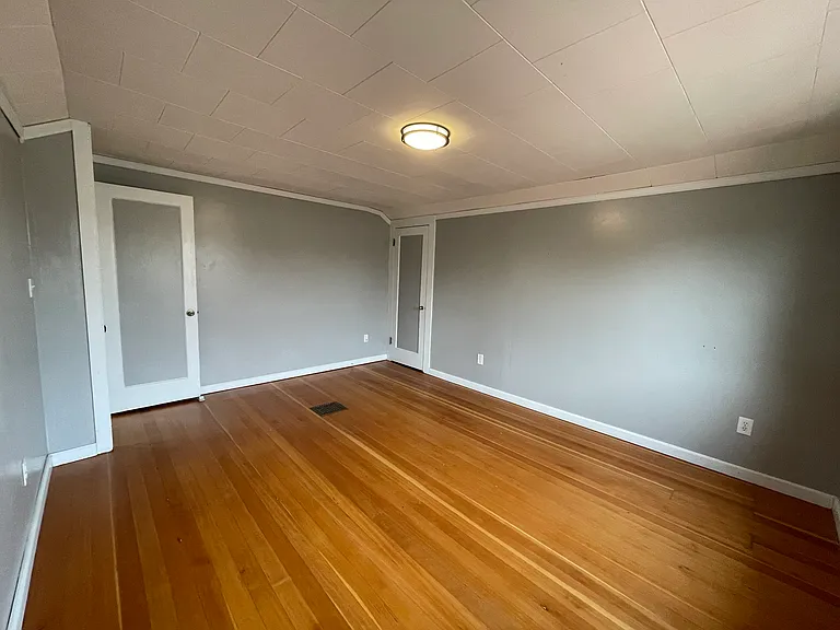 5253 NE 30th Ave — Photo 17