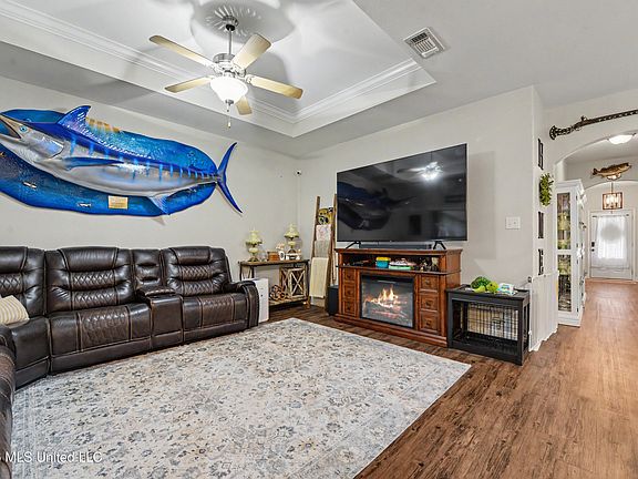 3rd image of 5237 Overland Dr