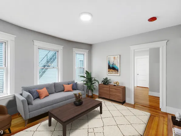 8 Brastow Ave #3L, Somerville, MA 02143