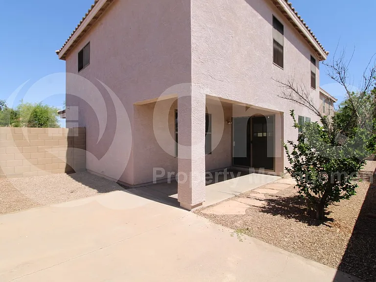 699 E Springfield Pl — Photo 28