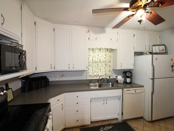 3rd image of 917 Maberly St