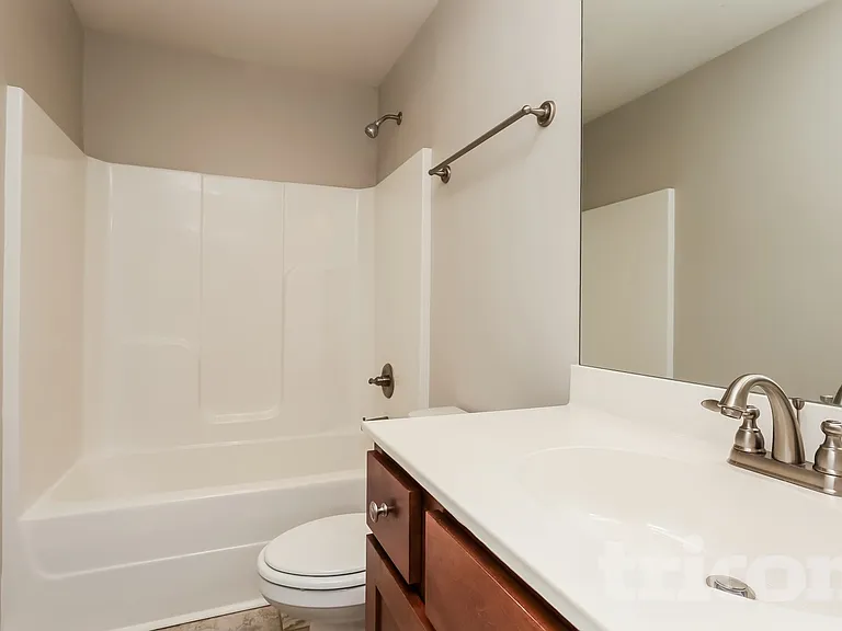 403 Riverwood Ct — Photo 13