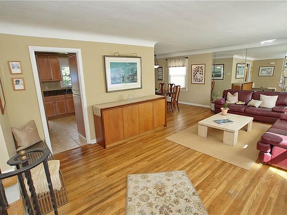 4th image of 2214 Cedarview Dr