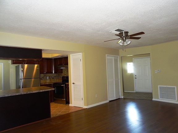 3rd image of 1519 Sunnyhills Dr