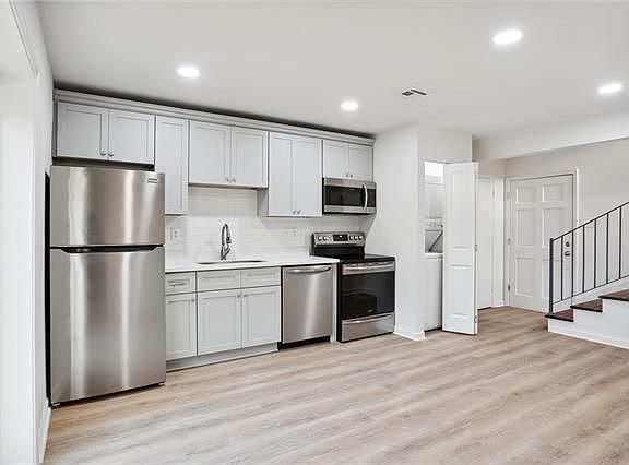5th image of 1632 4th St APT 5