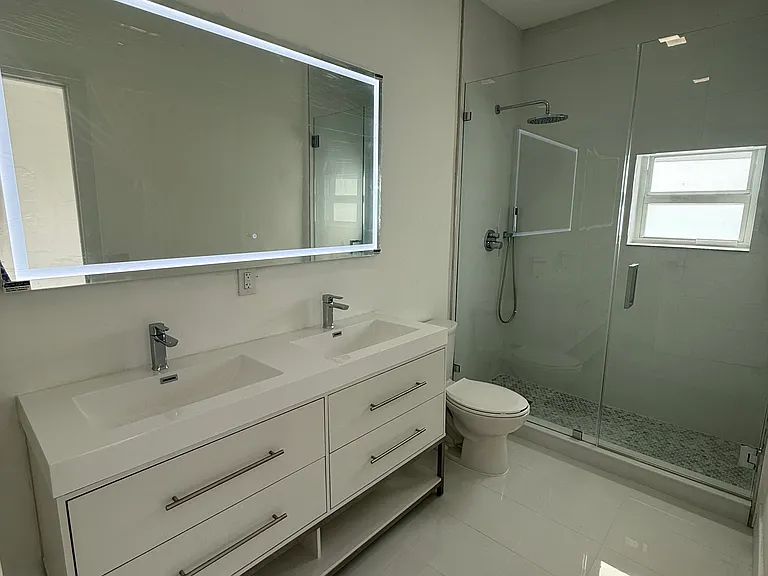 340 NE 125th St #1 — Photo 10