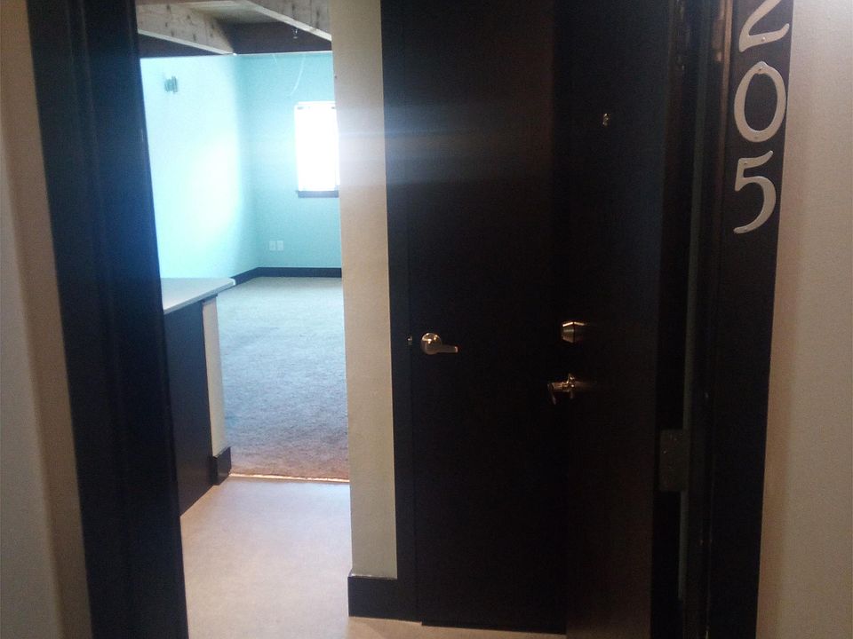 1st image of 950 Lincoln St #205
