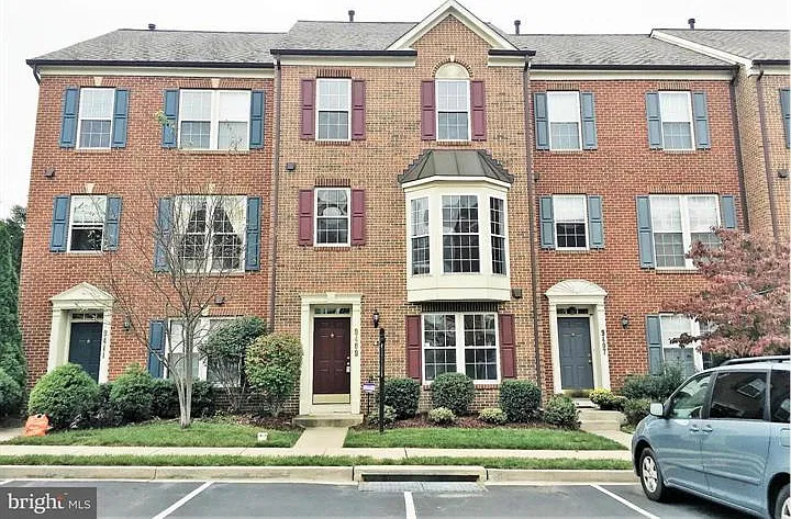 4 bed, 3.5 bath, 2640 sqft, $2,650 — Photo 1