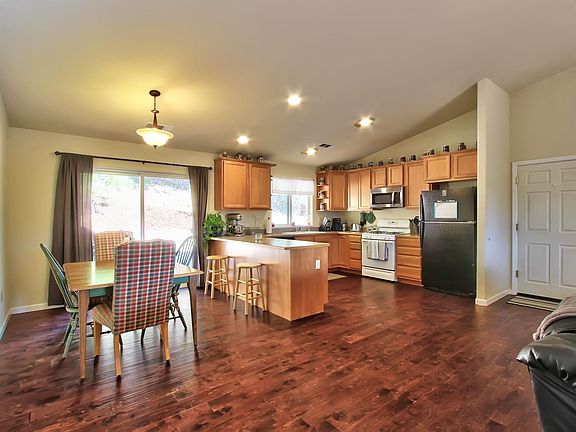 2nd image of 6267 Pine Cone Ct