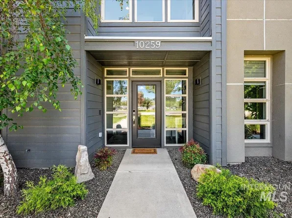 10259 W Carlton Bay Dr, Garden City, ID 83714