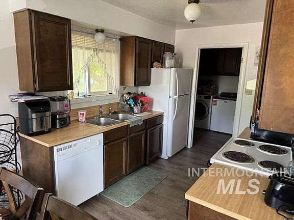 3rd image of 166 Crestview Dr