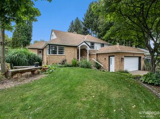 1908 Lake Michigan Dr NW, Grand Rapids, MI 49504