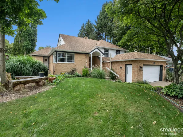 1908 Lake Michigan Dr NW, Grand Rapids, MI 49504