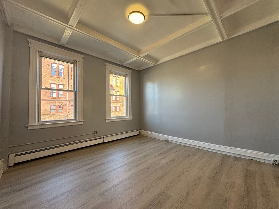 1st image of 7 Bodwell St Unit 2