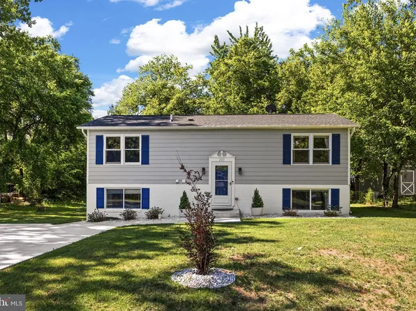 303 Via De Rosa Dr, Stafford, VA 22556