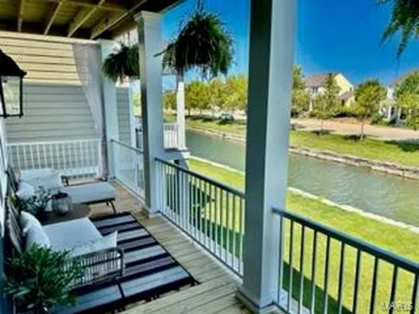 378 Tiber Pl, Saint Charles, MO 63301