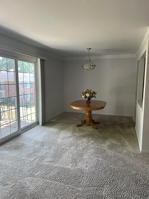 448 Fox Hills Dr N — Photo 4