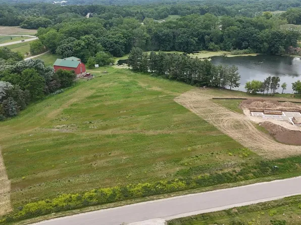 610 BEERE LANE, Burlington, WI 53105