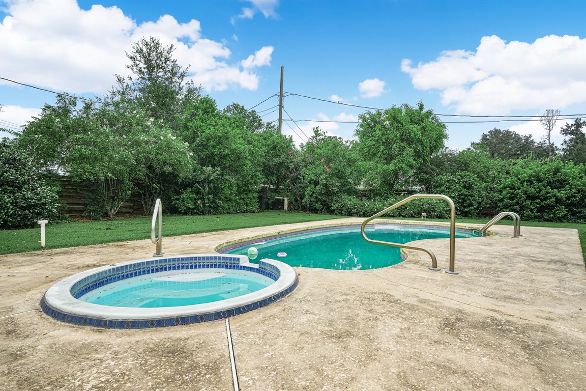 next background image