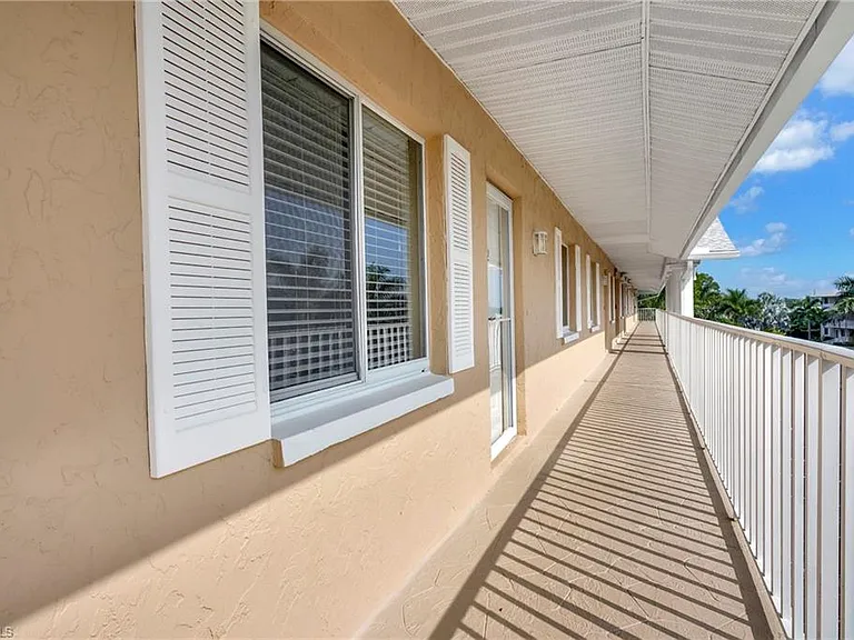 3062 Sandpiper Bay Cir #K302 — Photo 24