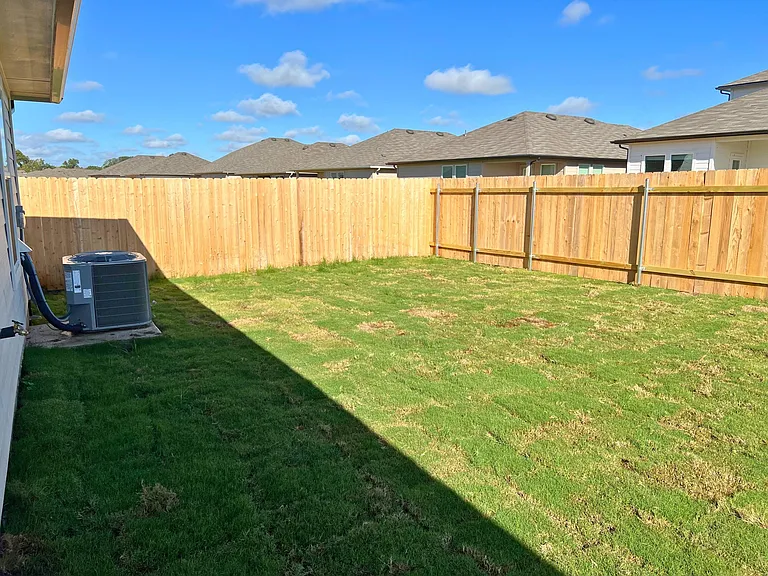937 Armadillo Dr — Photo 16