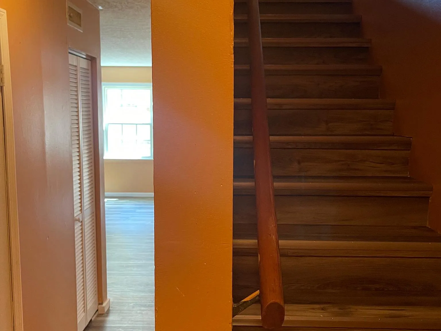 2 bed, 1.5 bath, 992 sqft, $1,250 — Photo 2