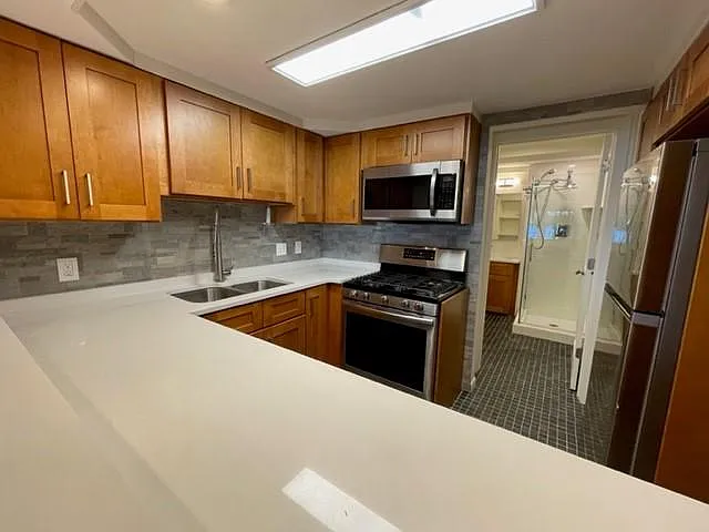 4562 Lake Ave — Photo 10