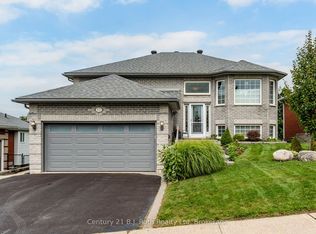 13 Charles St, Penetanguishene, ON L9M 2G6