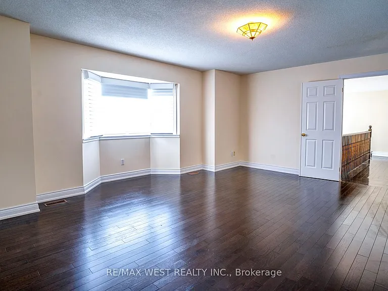 229 Baker Ave — Photo 18