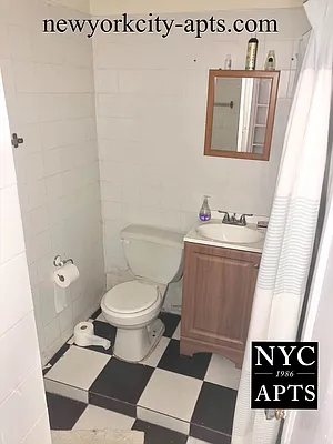 Rented by New York City Apartments | media 16