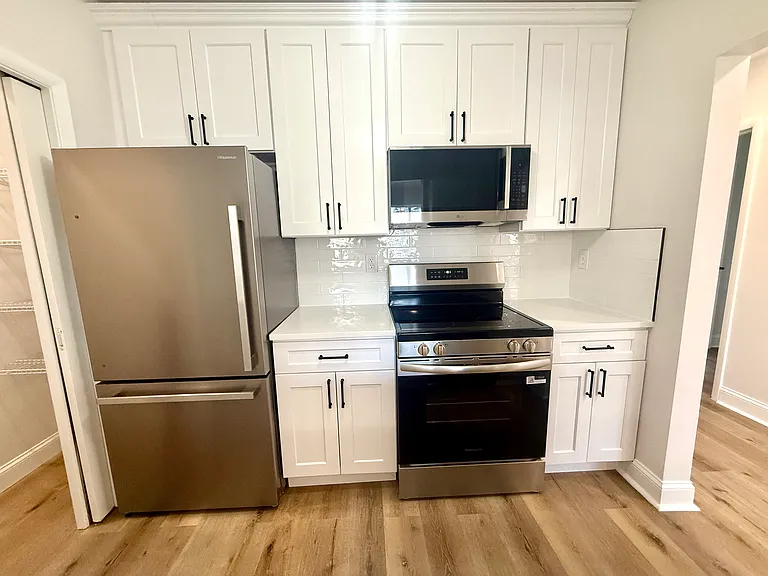 200 Paterson Ave #A1 — Photo 10