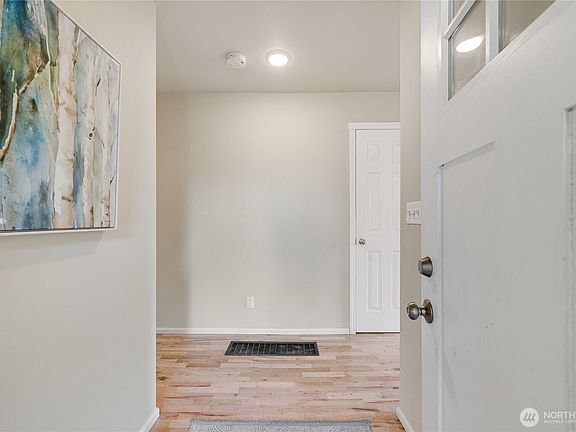 4th image of 334 Sheridan Street