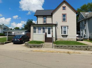 506 E Garden St, Freeport, IL 61032