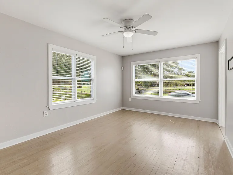 1307 Saint Andrews Dr — Photo 14