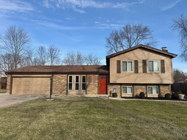 7966 Country Green Ct, West Chester, OH 45069