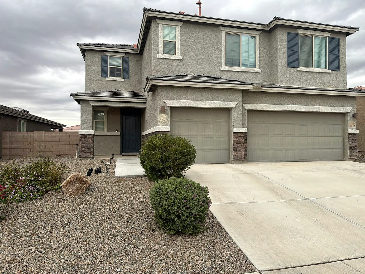 10922 w Radcliff dr — Photo 3