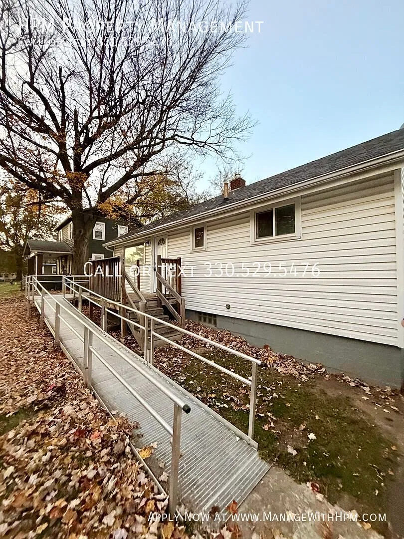 3 bed, 1.0 bath, 850 sqft, $1,100 — Photo 2