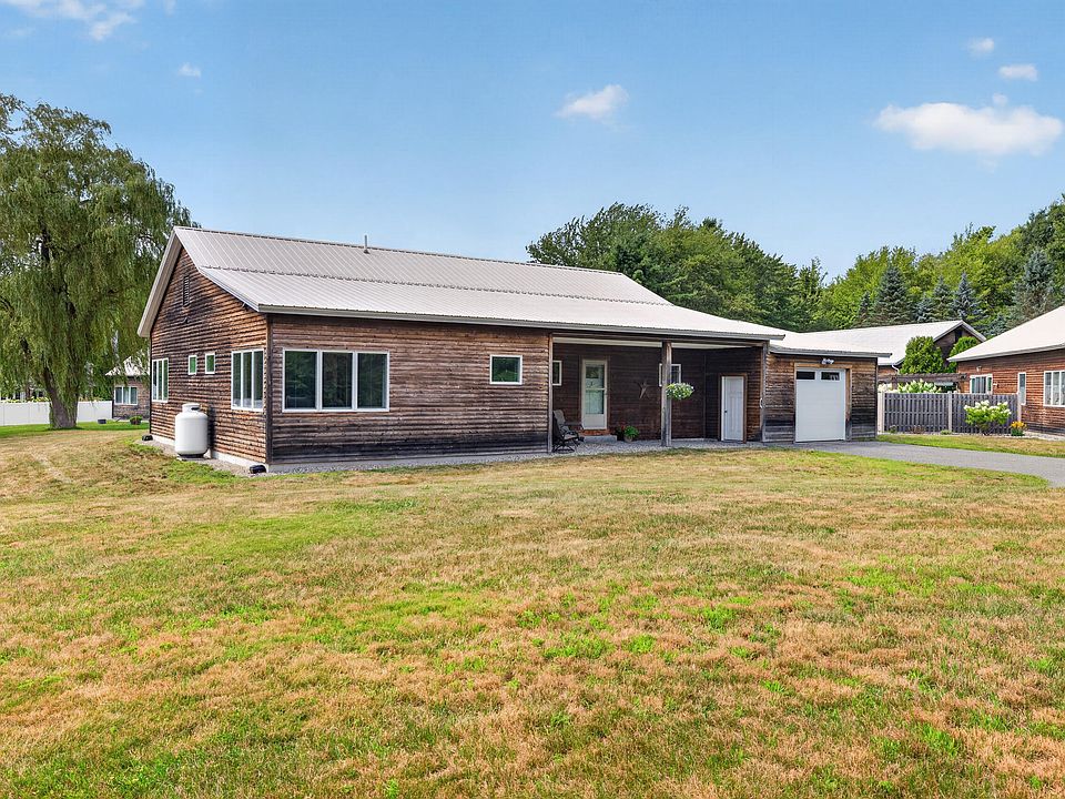 1st image of 7 Pebble Lane #7