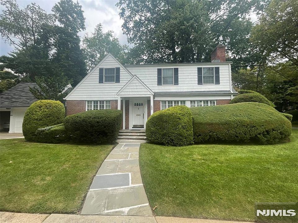 1st image of 489 Reis Avenue