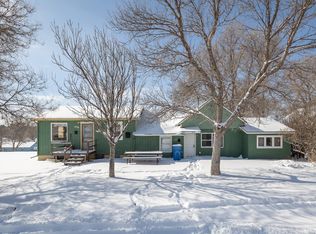 142 S 5th St, Hot Springs, SD 57747