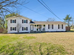 239 Sterling Rd, Hendersonville, TN 37075