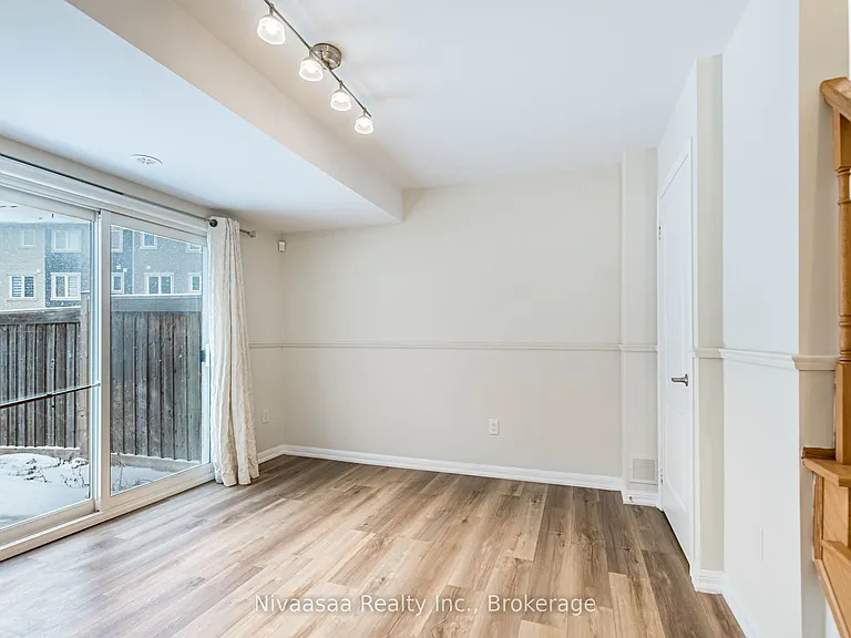 18 Betterton Cres — Photo 8