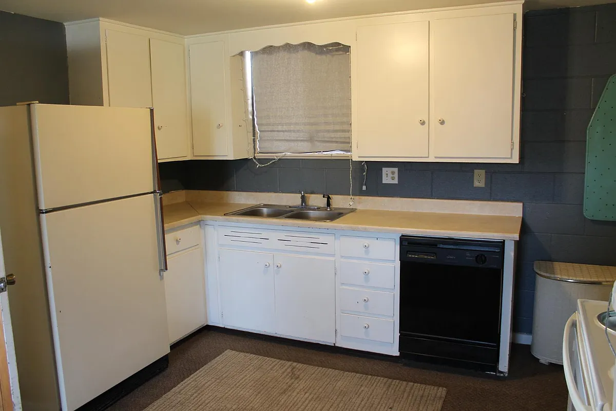 Unit Photo - 112 E Cherry St #103