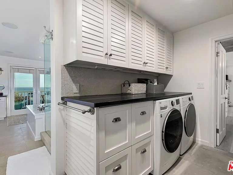 25129 Malibu Rd — Photo 30