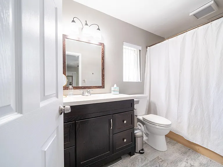 21501 Silver Dr — Photo 10