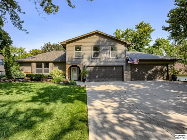 12218 Deer Hollow Dr, Omaha, NE 68154