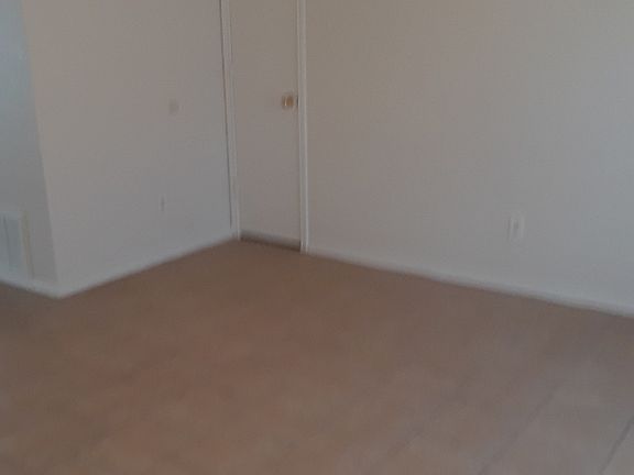 3rd image of 5804 Redstone Dr APT B